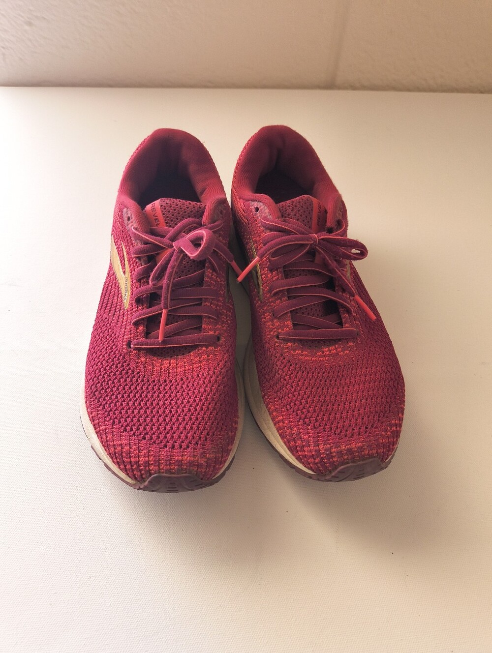 Brooks Revel 3 Running Shoes - Size 9 - Picture 2 of 10